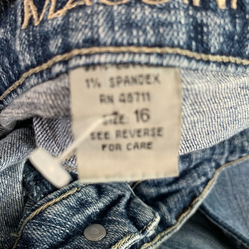 Capri Jeans - Picture 4 of 4